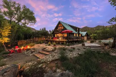 Image de River Mountain Oasis: Hot Springs & Hiking Nearby