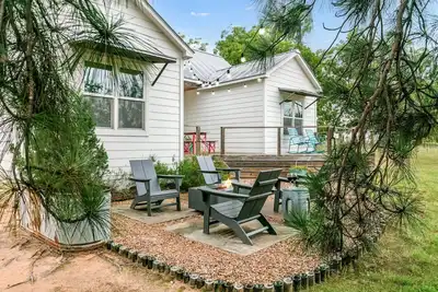 Image de Smith House | 2/1, Kitchenette, Gas Fire pit & Grill, Pets w/ fee