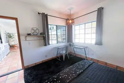 Image de Tranquil San Diego Desert Getaway