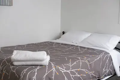 Image de Sunset-Duplex 5m to Dt+ Riverside w/Backyard +W/D
