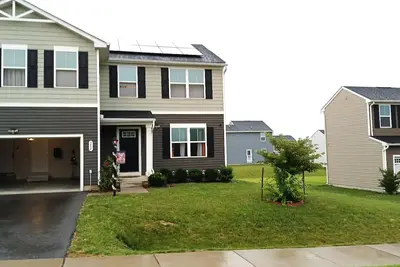 Image de Modern 2-Bedroom and 2-Bed Apartment with Private Access Door Minutes from I-81