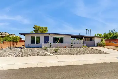 Image de Desert Comfort Meets Family Fun - Your Perfect Tucson Retreat for Relaxation