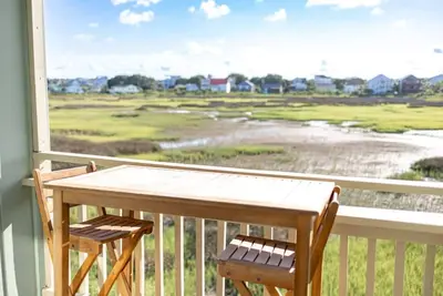 Image de \"Gone Coastal\": Marshy in the back Sandy up front!