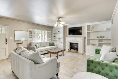 Image de Half-Mi to Campus! Lubbock Home w/ Fenced Yard