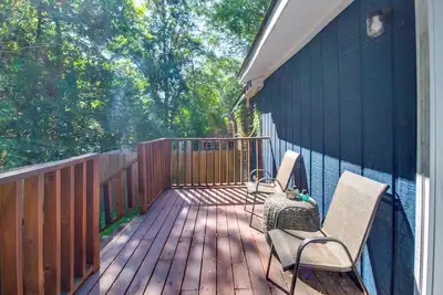 Image de 7 Mi to Lake Tangipahoa: McComb Home w/ Deck!