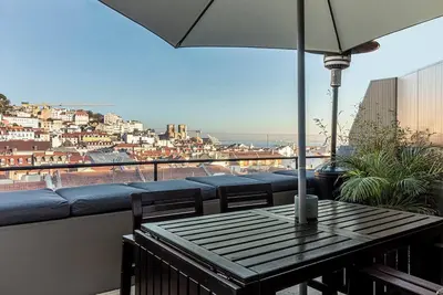 Image de Duplex with Terrace - Comfort in the Center of Lisbon
