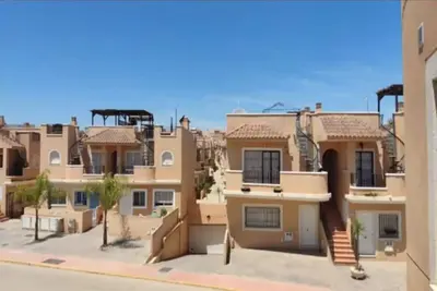 Image de Maison de vacances accueillante avec piscine