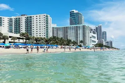 Image de Your Paradise by the Sea. Tides on Hollywood Beach. Penthouse Ph 16k