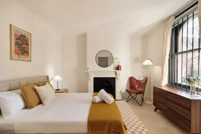 Image de Spacious Surry Hills Home • Sleeps 10 • Parking Available