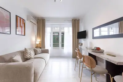 Image de Appartement à Cannes avec 2 chambres à coucher, 4 couchages