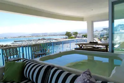 Image de 'The Penthouse', 3 en-suite Bedroom vacation Home on Bikini Beach with Jacuzzi
