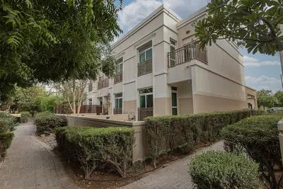 Image de 2 Bedroom Villa - Al Ghadeer Community, Dubai