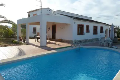 Image de Villa spacieuse avec piscine privée et Wi-Fi à Oliva