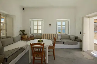 Image de Endearing Therasia Suite | Sea Whisper Suite | Breathtaking Sea Views | Shared.