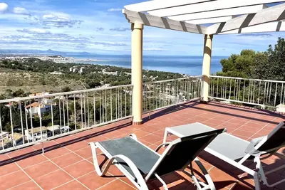 Image de Chalet lumineux à Denia avec piscine privée, Wi-Fi et parking
