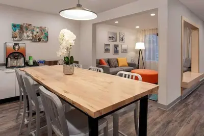 Image de Quiet Room w/ Cooking Setup – Near University of Maryland & Metro Stop, 2 Units