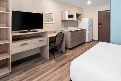 Image de 2 Rooms Ideal for Long Stays Near Frankie’s Fun Park – Just 6 Km Away