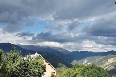 Image de Auberge de Sauze, bonne table, gîtes et chambres avec vue montagne imprenable