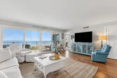 Image de Experience oceanfront luxury at 444 Amelia by the Sea, a spacious 3-bedroom, 2-bath condo
