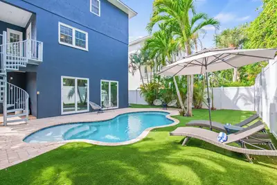 Image de Tropical Paradise: 4br Island Home w/ Pool & Bay Views