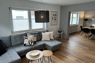 Image de Appartement 'GroĂź' avec jardin commun, balcon et Wi-Fi