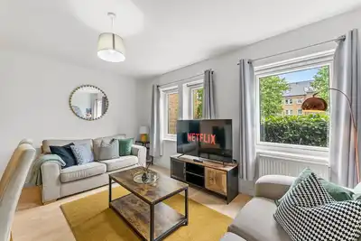 Image de Sleek York Getaway - Pool Table - Free Parking