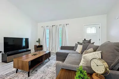 Image de Brand New 3br, 2ba, Sleeps 8, Near Key Sights