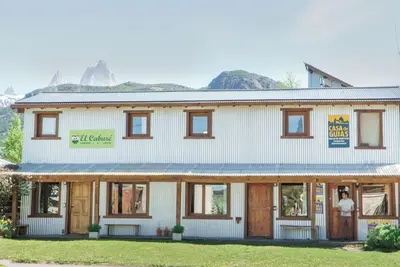 Image de Ideal for families or groups. Walking distance to the main trails.