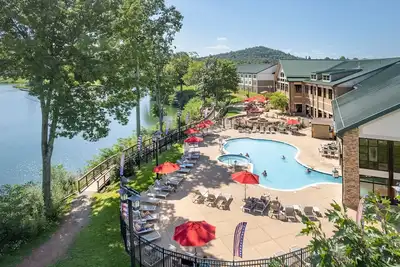 Image de Queen Lodge | 2 Beds + Pet | No Hidden Fees