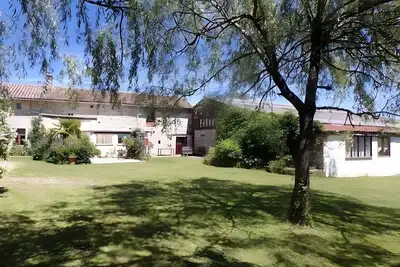 Image de Gîte La GrangeTout Confort avec Piscine, Aire de Jeux et Vélos à La Chapelle-Pouilloux