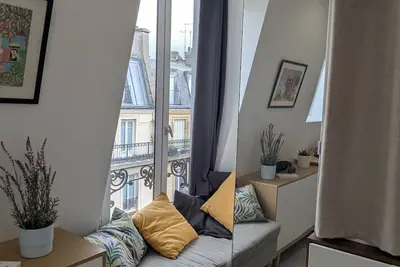 Image de T2 hyper central & cozy avec vue sur parc - idéal couple