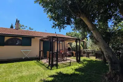 Image de Podere Isabella - Carob Apartment with pool and fenced garden