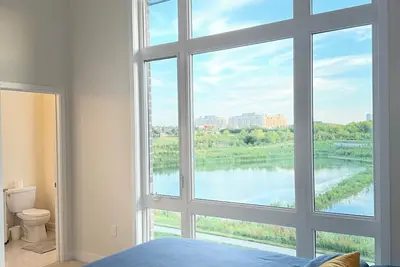 Image de Luxurious House with pond view and Jacuzzi