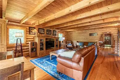 Image de The Firefly Lodge – A Cozy Lake Retreat in Sullivan, Il