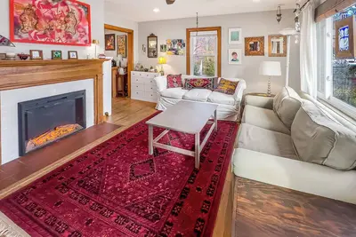 Image de Family-Friendly Home Near Uva Toys, Trampoline, Pet-Friendly