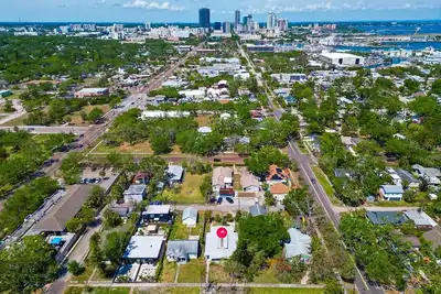 Image de Relax at this peaceful, centrally located retreat at Old Southeast St. Pete.