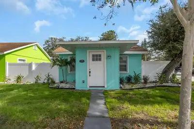 Image de Cozy Clearwater Getaway with Hot Tub & Private Yard – 10 Mins to Beach