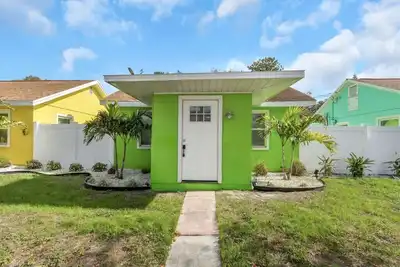 Image de Sunny Retreat Near Clearwater Beach – Private Yard & Hot Tub