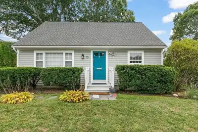 Image de Modern Falmouth Home Close to Water and Town