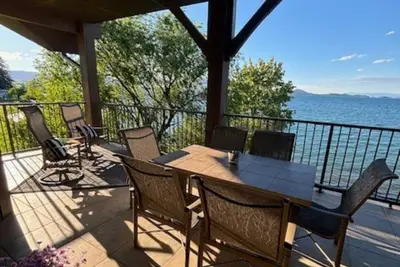 Image de Lake Front Condo with Private Dock on Flathead Lake