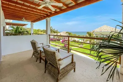 Image de Garden View Standard Room at Las Verandas (1)