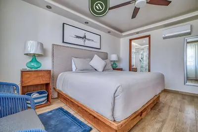 Image de 3br Condo with Private Balcony - Pool - Marina