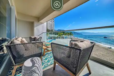 Image de Luxury 4 Br Condo Right Next to the Beach - Pools