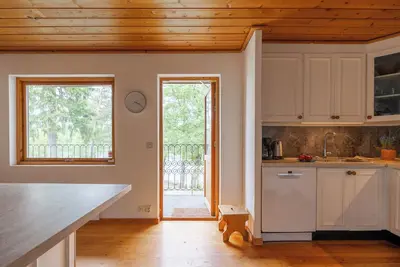 Image de Scenic Lakehouse near Stockholm with Sauna & Jetty
