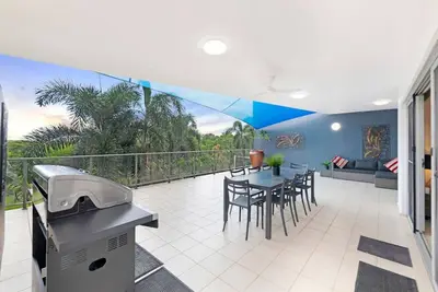 Image de Zen Saltwater Retreat: balcony ~ pool ~ seaview