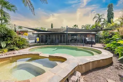 Image de Nature's Nest: Pool - Garden - OutdoorDining - Bbq