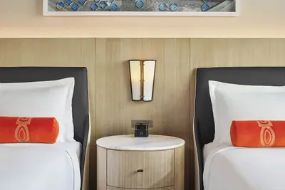 Image de Experience Elegance at Distinct Room Near Fort Worth’s Buzz