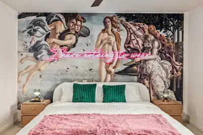 Disco Jungle with Fire Pit+Poolside Tv+Yard Games