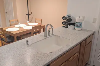 Image de 2 Bed 2 Bath in Fort Lee, Nj with Quick Access to Nyc