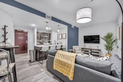 Image de Luxe 1b in Heart of Downtown • Pool & Spa • Gym